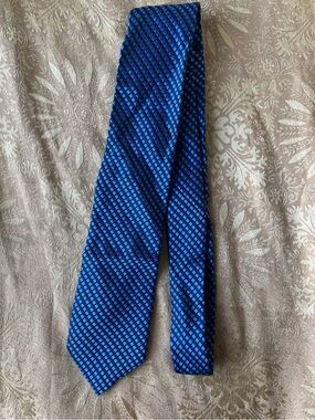 Michael Kors Men's 100% Silk Necktie - Blue Geometric Diamond Grid Pattern